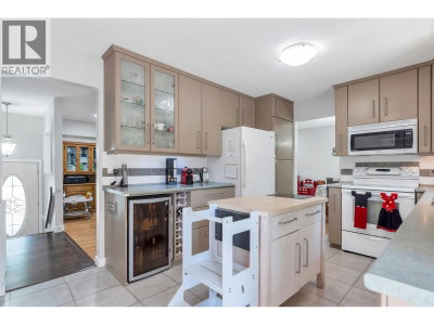 21652 121 Avenue | Maple Ridge British Columbia | Slide Image Nine