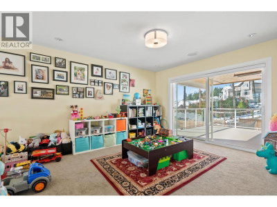 1408 STRAWLINE HILL Street | Coquitlam British Columbia | Slide Image Twenty