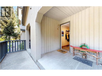 2556 SNOWRIDGE Crescent | Whistler British Columbia | Slide Image Three