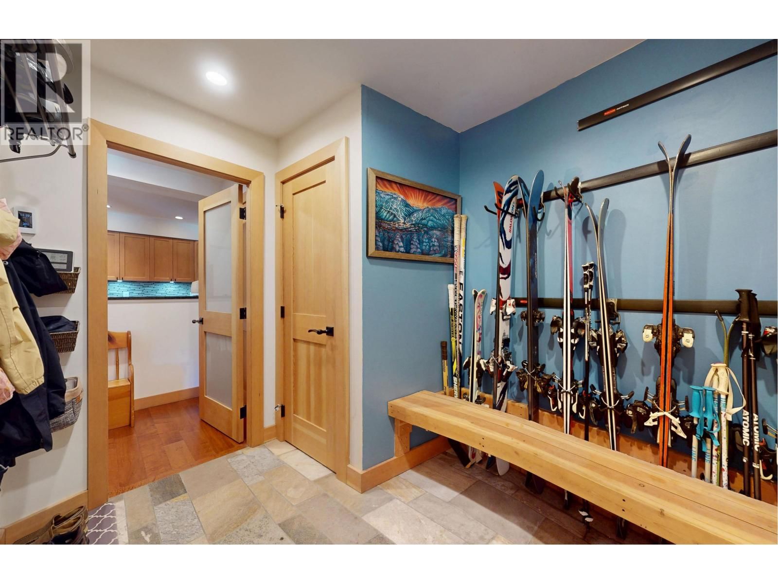 11 2556 SNOWRIDGE Crescent property photo