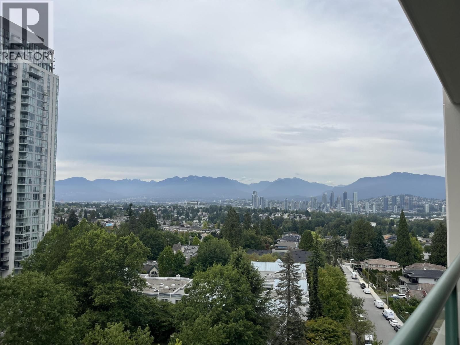 5833 WILSON Avenue, Burnaby, British Columbia V5H 4R8