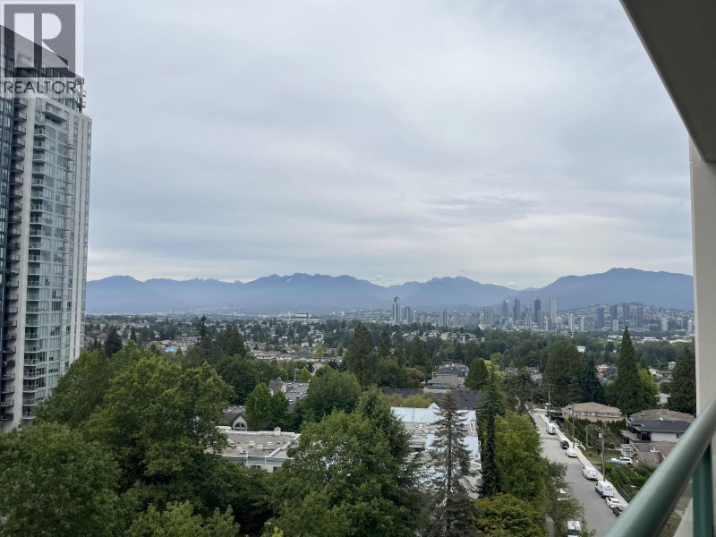 5833 WILSON Avenue Burnaby British Columbia, V5H 4R8 - 2 Bedrooms Condo For Sale