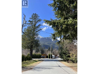6 BRACKEN Parkway | Squamish British Columbia | Slide Image Thirty-one