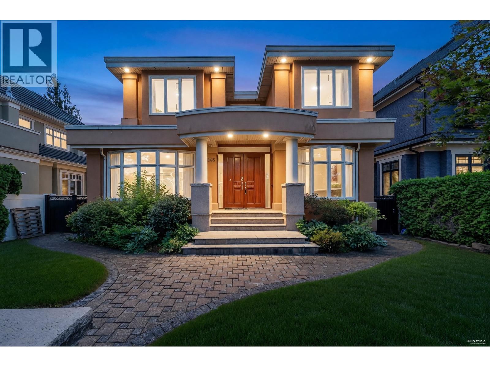 2498 22ND Avenue, Vancouver, British Columbia V6L 1M2