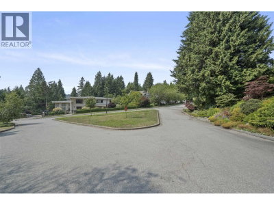 410 EASTCOT Road | West Vancouver British Columbia | Slide Image Thirteen