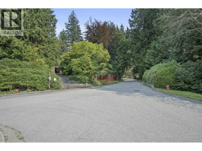 410 EASTCOT Road | West Vancouver British Columbia | Slide Image Fourteen