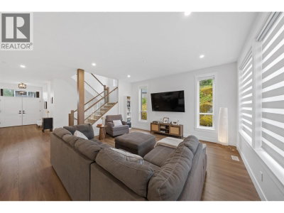 13532 BIRDTAIL Drive | Maple Ridge British Columbia | Slide Image Eight