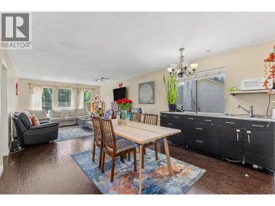 976 HOSMER Court | Coquitlam British Columbia | Slide Image Eight