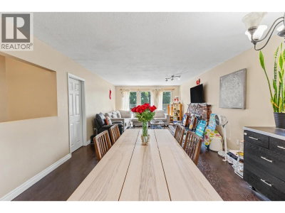 976 HOSMER Court | Coquitlam British Columbia | Slide Image Nine