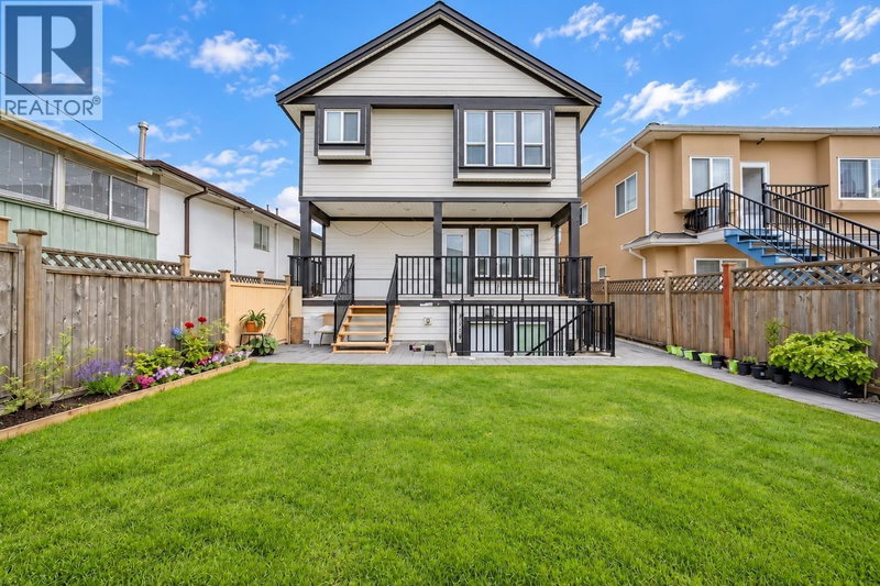 2216 MANNERING Avenue Vancouver British Columbia, V5N 3C4 - 4 Bedrooms Condo For Sale