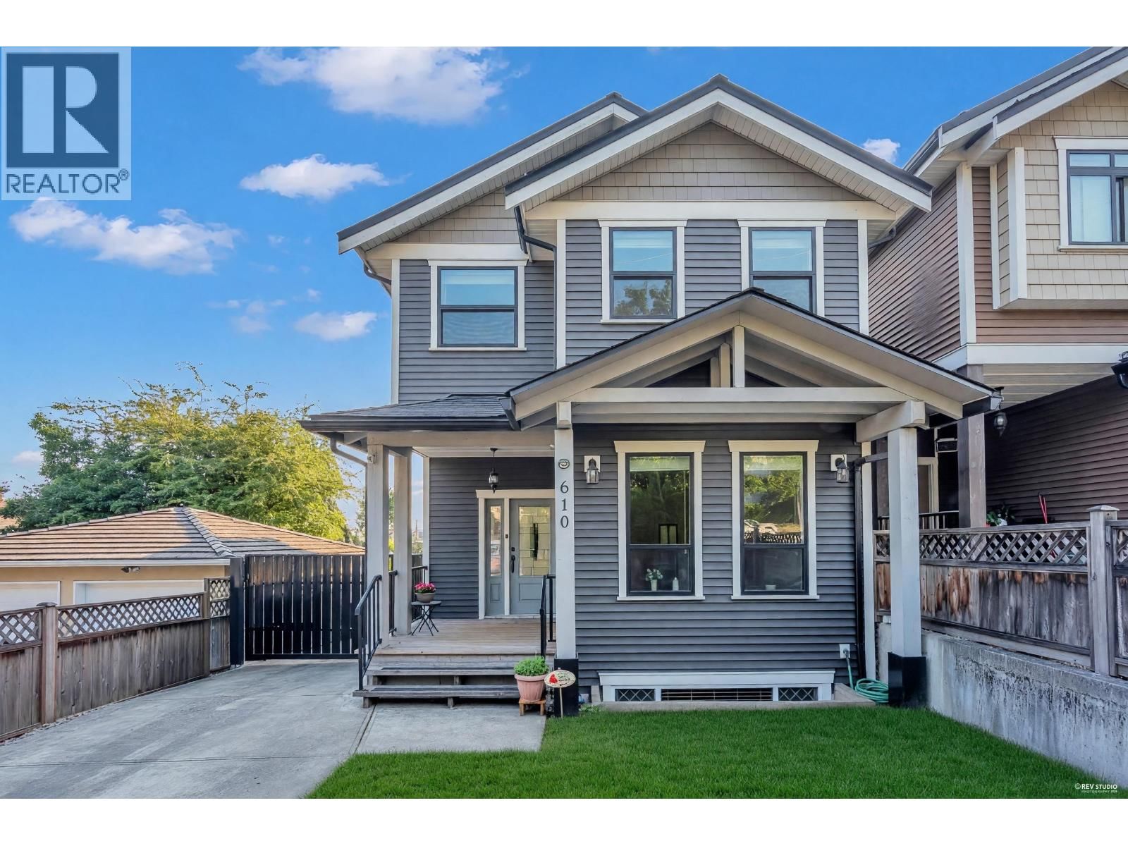 610 THIRTEENTH Street, New Westminster, British Columbia V3M 4M2