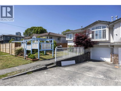 7523 17TH Avenue | Burnaby British Columbia | Slide Image Two