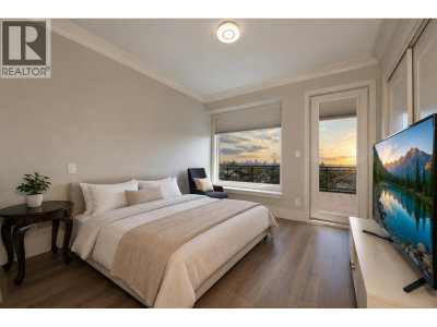 6860 HYCREST Drive | Burnaby British Columbia | Slide Image Thirty