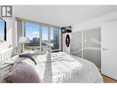 455 BEACH Crescent | Vancouver British Columbia | Slide Image Eighteen