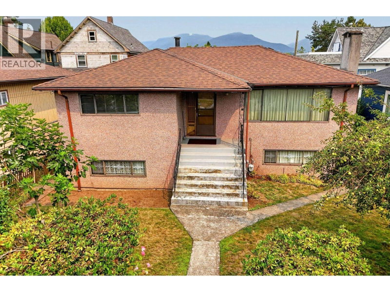 1955 TURNER Street Vancouver British Columbia, V5L 1Z9 - 3 Bedrooms Home For Sale