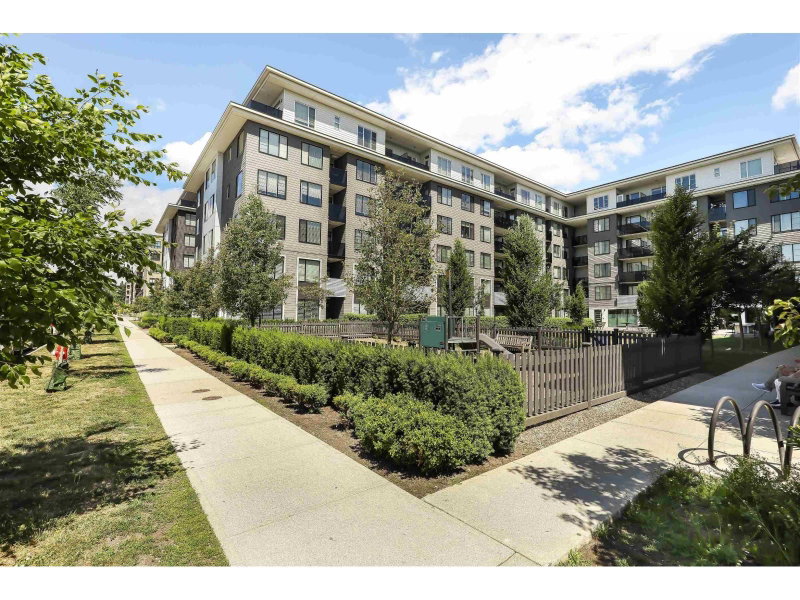 15825 85 Avenue Surrey British Columbia, V4N 6W9 - 1 Bedroom Condo For Sale