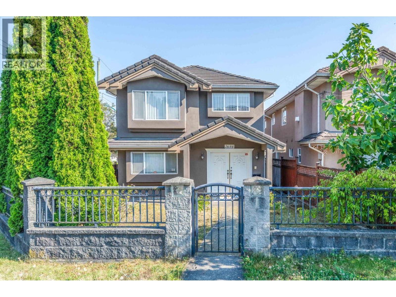 7698 14TH Avenue Burnaby British Columbia, V3N 2A6 - 6 Bedrooms Home For Sale