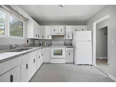 32082 AUSTIN Avenue | Abbotsford British Columbia | Slide Image Eight