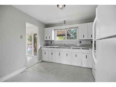 32082 AUSTIN Avenue | Abbotsford British Columbia | Slide Image Nine