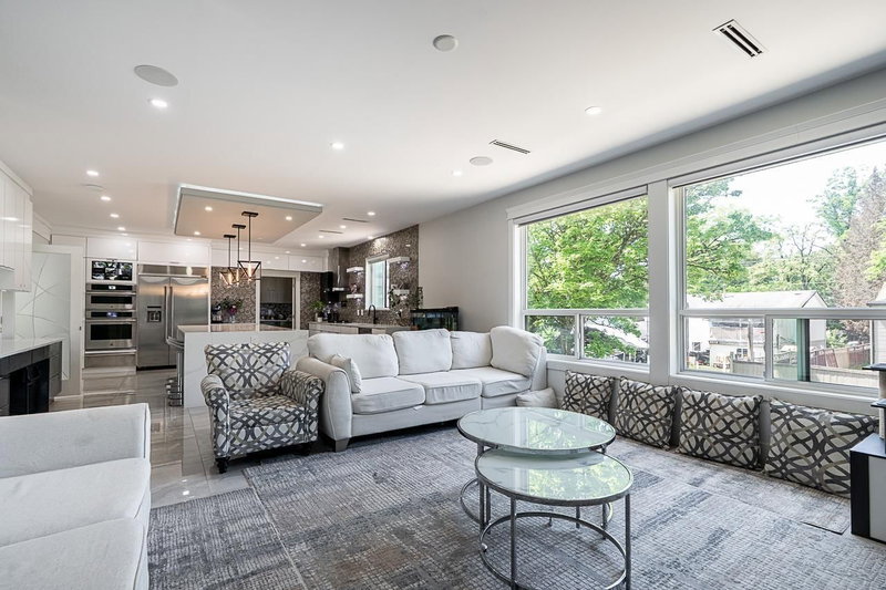 9417 132A Street Surrey British Columbia, V3V 6W3 - 9 Bedrooms Home For Sale