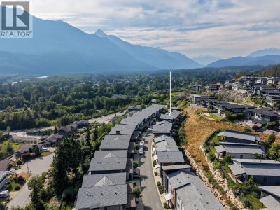 41238 HIGHLINE Place | Squamish British Columbia | Slide Image Ten
