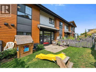 41238 HIGHLINE Place | Squamish British Columbia | Slide Image Nineteen
