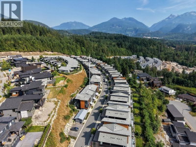 41238 HIGHLINE Place | Squamish British Columbia | Slide Image Six