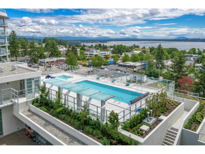 15152 RUSSELL Avenue | White Rock British Columbia | Slide Image Fifteen