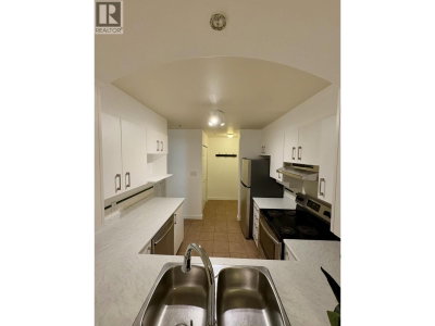 3600 WINDCREST Drive | North Vancouver British Columbia | Slide Image Three