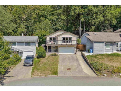 34981 BERNINA Court | Abbotsford British Columbia | Slide Image Two
