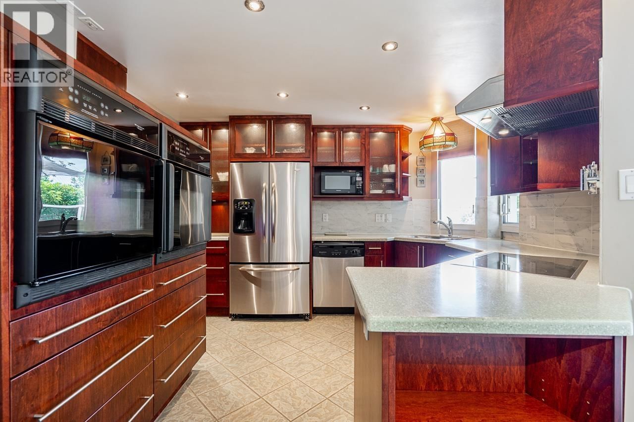 69 JAMIESON Court, New Westminster, British Columbia V3L 5R3