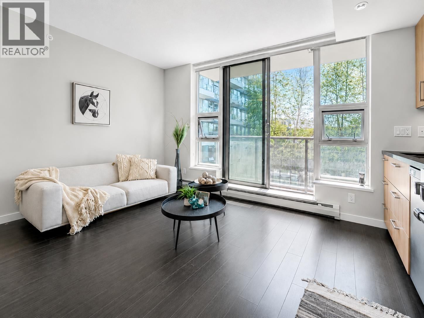 168 1ST Avenue, Vancouver, British Columbia V5Y 0H6