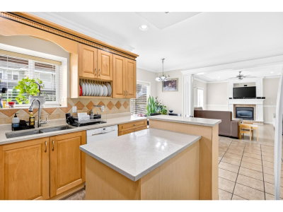 16688 63B Avenue | Surrey British Columbia | Slide Image Eight