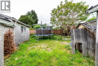 2233 EDINBURGH Street | New Westminster British Columbia | Slide Image Seven