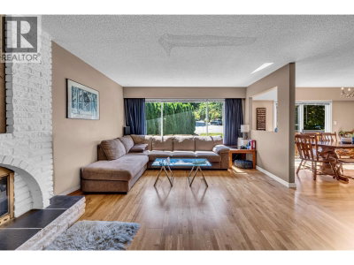 3255 MILTON Avenue | North Vancouver British Columbia | Slide Image Nine