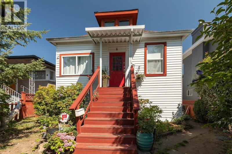 309 WOODSTOCK Avenue Vancouver British Columbia, V5W 1N2 - 7 Bedrooms Home For Sale