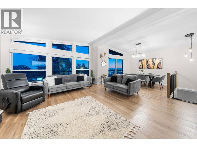 2131 FRASERVIEW Drive Vancouver British Columbia, V5P 2N2 - 7 Bedrooms Home For Sale