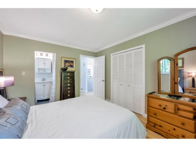 871 KENT Street | White Rock British Columbia | Slide Image Thirteen