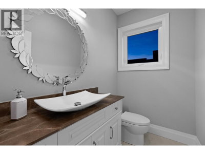 5417 GREENTREE Road | West Vancouver British Columbia | Slide Image Twenty-five