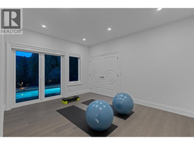 5417 GREENTREE Road | West Vancouver British Columbia | Slide Image Thirty