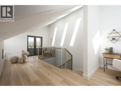920 16TH Avenue | Vancouver British Columbia | Slide Image Seventeen
