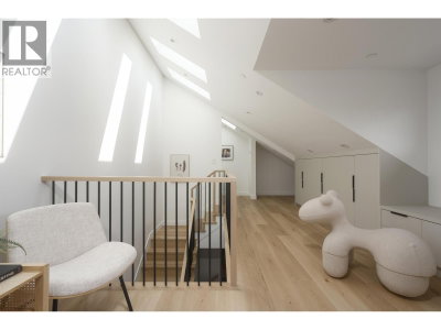 920 16TH Avenue | Vancouver British Columbia | Slide Image Nineteen