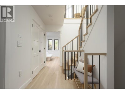 920 16TH Avenue | Vancouver British Columbia | Slide Image Eight