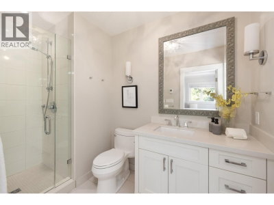 3420 ROCKVIEW Place | West Vancouver British Columbia | Slide Image Twenty-eight