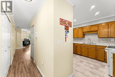 1190 FALCON Drive | Coquitlam British Columbia | Slide Image Twenty-three