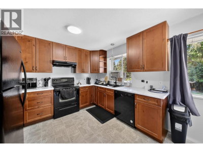 20835 WICKLUND Avenue | Maple Ridge British Columbia | Slide Image Twelve
