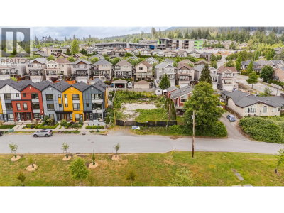 3429 ROXTON Avenue | Coquitlam British Columbia | Slide Image Ten