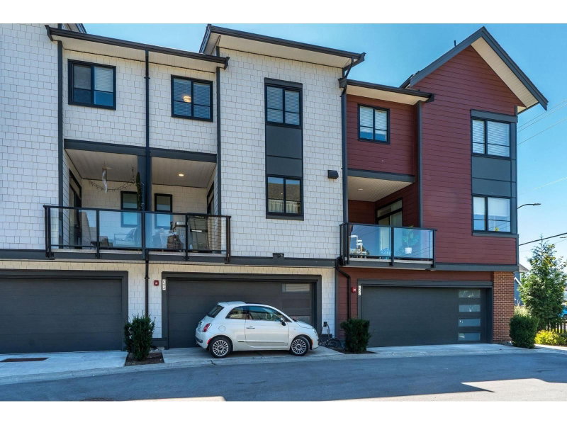 19897 75A Avenue Langley British Columbia, V2Y 3S2 - 4 Bedrooms Condo For Sale