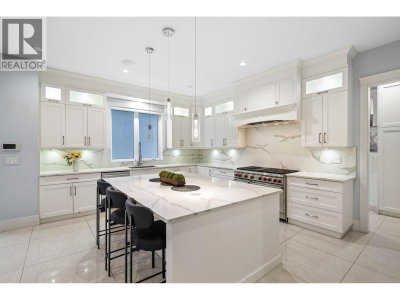 656 BLUE MOUNTAIN Street | Coquitlam British Columbia | Slide Image Thirteen