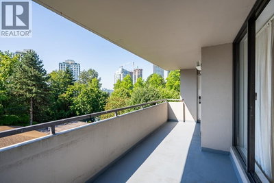 2020 BELLWOOD Avenue | Burnaby British Columbia | Slide Image Eighteen